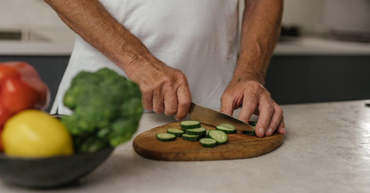 Keeping a food diary for weight loss
